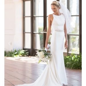 Brand New Paloma Blanca wedding gown